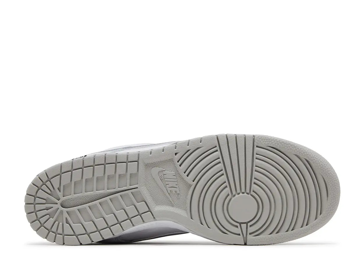 Supreme x Dunk Low SB 'White Metallic Silver'